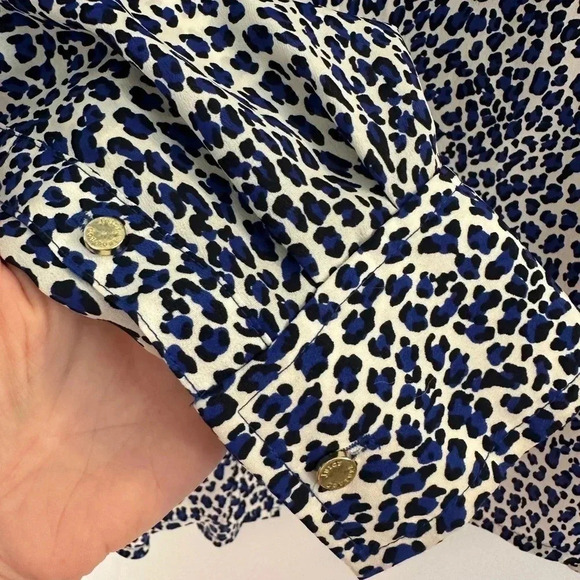 Juicy Couture blue animal print button down women’s shirt size large - Picture 5 of 5